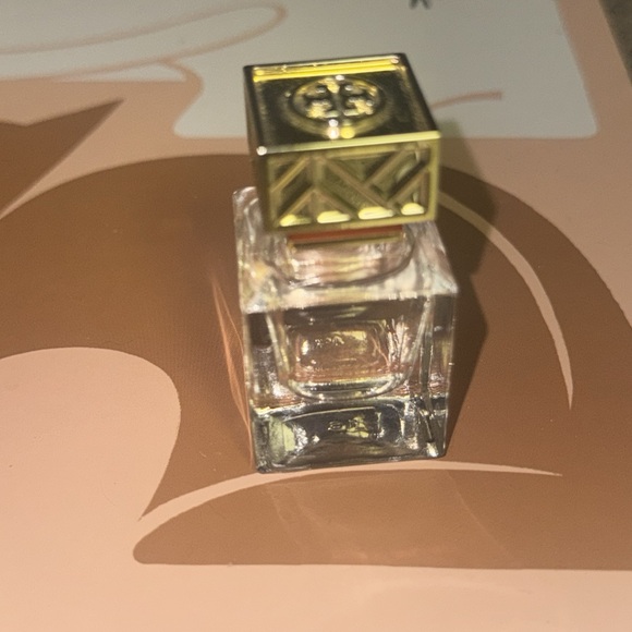 Tory Burch Eau de Parfum - Picture 2 of 4